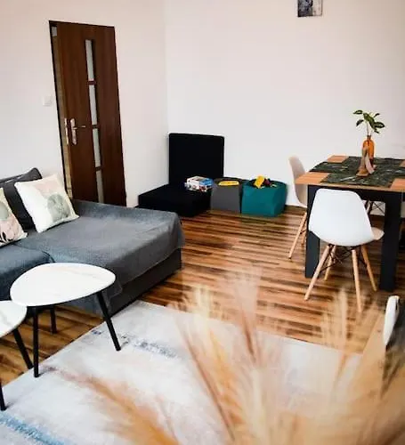 Przytulne Mieszkanie Z Widokiem W Bielsku Bialej דירה ביילסקו-ביאלה